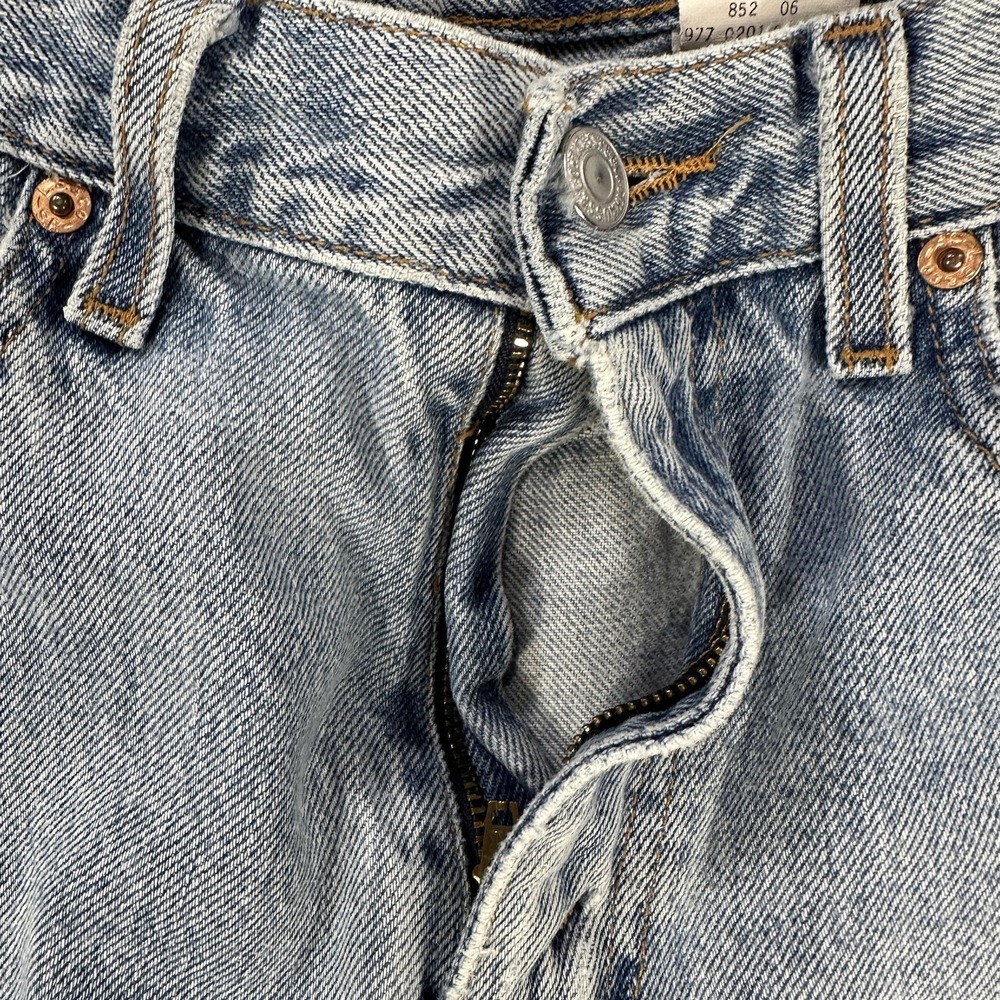 Levi's 550 Jeans Mens 30x30 Light Wash Blue Relaxed Fit Tapered Distressed - Picture 5 of 10